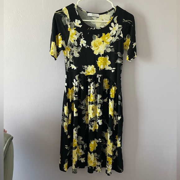 Chris & Carol Dresses & Skirts - Chris & Carol dress with pockets